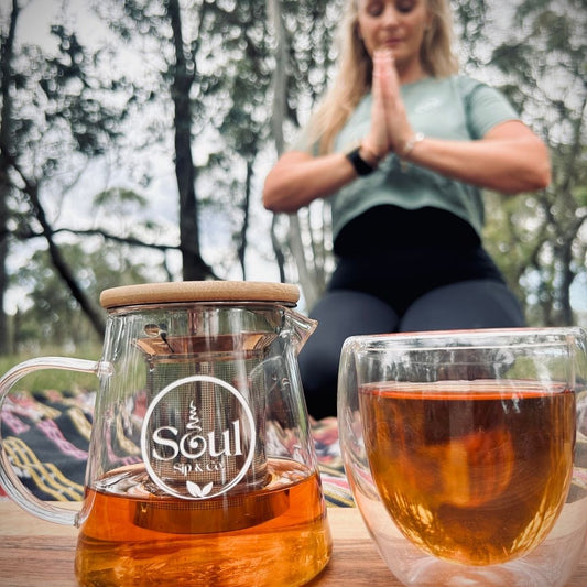 Tea and Stillness: Why This Daily Ritual Might Be More Effective Than Meditation